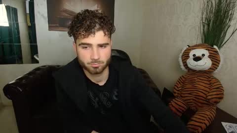 KyloEast online show from May 2026 04:28:01 AM
