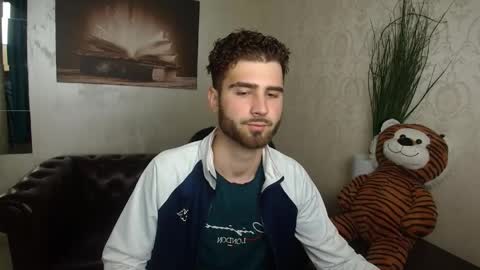 KyloEast online show from May 2026 07:03:02 AM