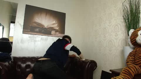 KyloEast online show from May 2026 04:50:01 AM