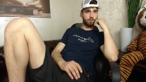 KyloEast online show from May 2026 08:44:01 AM