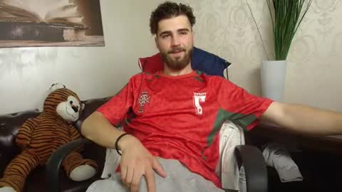 KyloEast online show from June 2026 04:32:02 AM