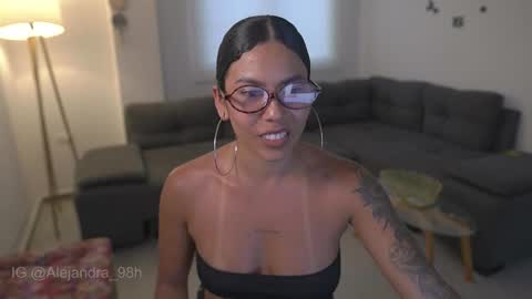 Snapshot of kyria__1 chatting on September 2025 10:44:02 PM schedule 300 pm - 1100pm colombia time online show from September 2025 10:44:02 PM