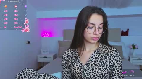 Margo  online show from September 2025 11:09:02 PM