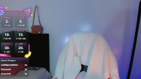 AriSaray online show from October 2025 10:51:02 PM