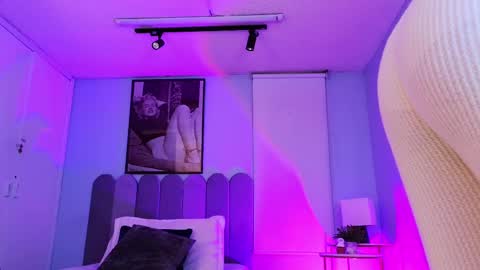 Cris  online show from March 2025 11:37:02 AM