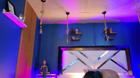 Cris  online show from September 2025 11:55:02 AM