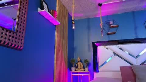 Cris  online show from April 2026 11:54:02 AM