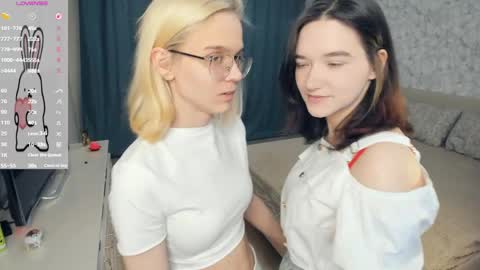 Snapshot of lacyedison chatting on May 2026 07:30:02 PM Violet and Isabel online show from May 2026 07:30:02 PM