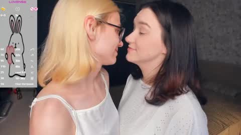 Snapshot of lacyedison chatting on May 2026 07:18:02 PM Violet and Isabel online show from May 2026 07:18:02 PM