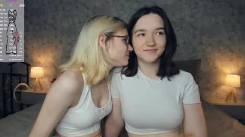 Violet and Isabel online show from July 2026 07:38:02 PM