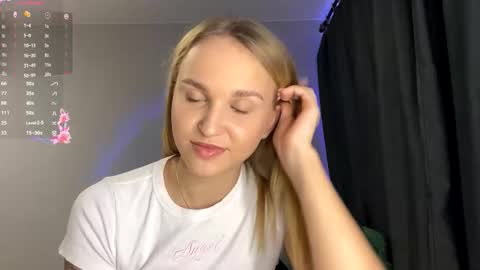 Sofia online show from September 2025 11:04:02 AM