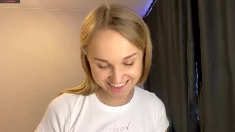 Sofia online show from October 2025 10:02:01 AM