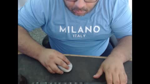 Snapshot of ladillado chatting on November 2025 03:11:01 PM rob online show from November 2025 03:11:01 PM