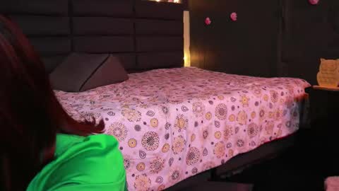 Kathie  Dicky    online show from October 2025 01:32:01 PM