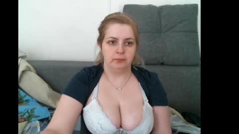 lady cute cat29 online show from April 2026 10:51:02 AM