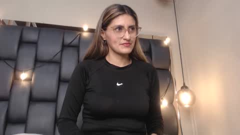 LADY  online show from March 2025 02:51:02 AM