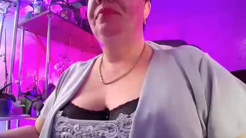 Lady Gloria online show from February 2025 01:50:01 PM