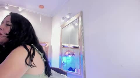 Snapshot of lady_hellen chatting on November 2025 07:15:01 PM online show from November 2025 07:15:01 PM