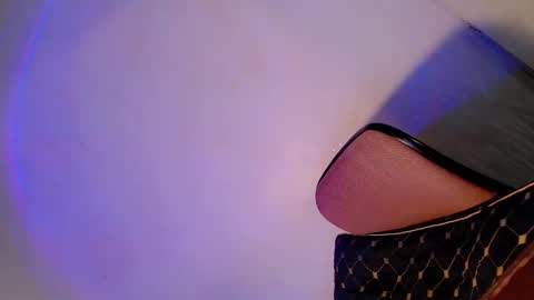 Ella online show from October 2025 01:42:01 PM