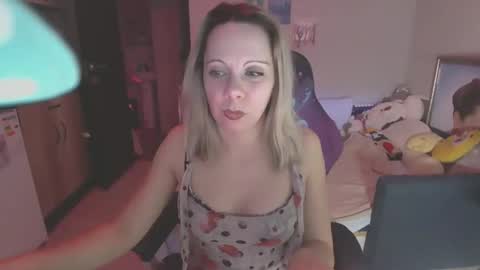 lady_smile69 online show from February 2025 03:08:01 PM