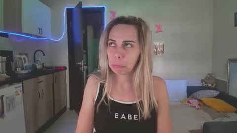 lady_smile69 online show from September 2025 12:40:02 PM