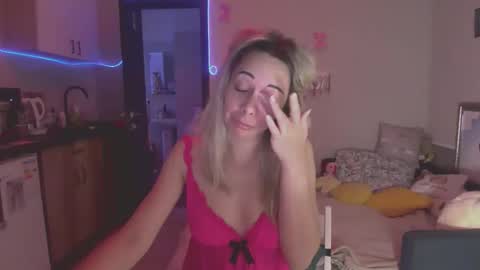 lady_smile69 online show from October 2025 06:27:02 PM