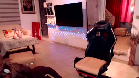 M MMY online show from January 2025 03:51:01 PM