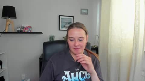 Snapshot of ladyalessa chatting on July 2026 12:40:01 PM ALESSA online show from July 2026 12:40:01 PM