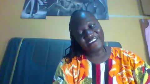 lindah32 online show from October 2025 12:41:02 AM