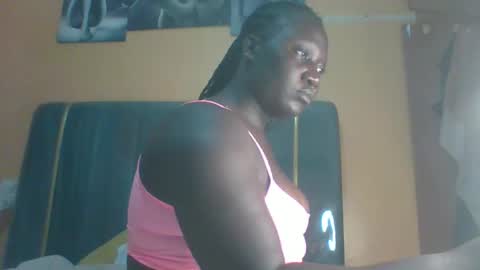 lindah32 online show from December 2025 08:59:02 PM