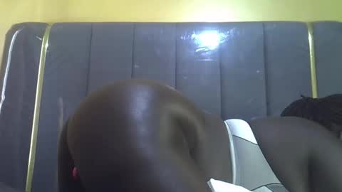 lindah32 online show from March 2026 09:37:02 AM