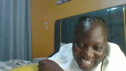 lindah32 online show from March 2026 06:52:01 PM