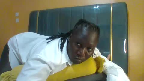 lindah32 online show from April 2026 09:56:02 PM