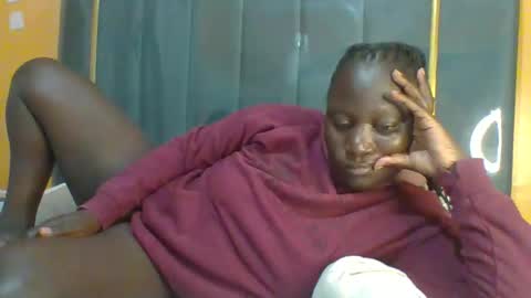 lindah32 online show from April 2026 12:43:02 AM