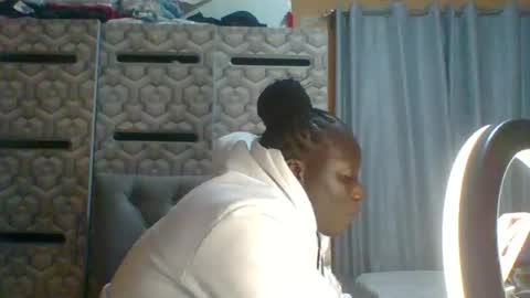 lindah32 online show from July 2026 09:33:02 PM