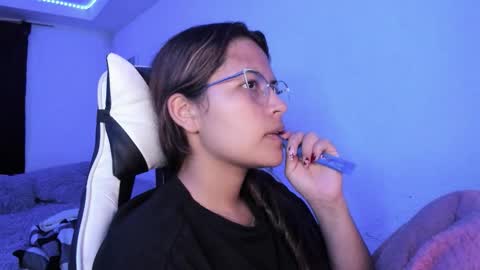  Lady  online show from February 2026 02:33:01 AM