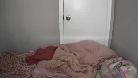 Snapshot of ladybughug chatting on January 2025 10:12:01 PM hugbug online show from January 2025 10:12:01 PM