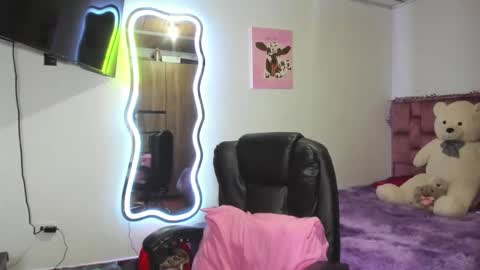 Snapshot of ladydanniela chatting on February 2026 02:06:02 AM leidy daniela online show from February 2026 02:06:02 AM