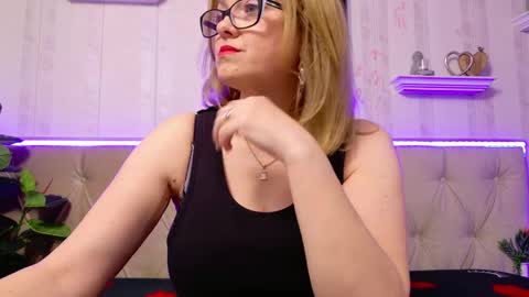  Lady Jeen    Back on Sunday 8th of December online show from April 2026 12:42:02 PM