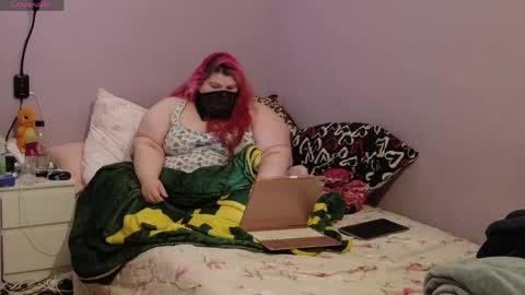 Snapshot of ladykitsunebig chatting on June 2026 09:19:01 PM ladykitsunebig online show from June 2026 09:19:01 PM