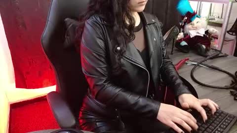 ladylunatikka online show from February 2026 07:58:02 PM