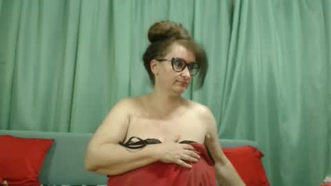 Nicole online show from June 2026 02:33:01 PM