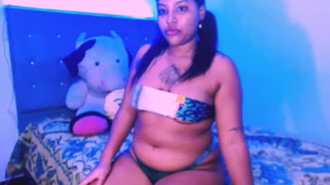 Snapshot of ladypussy69779756 chatting on February 2026 06:22:01 AM laura online show from February 2026 06:22:01 AM