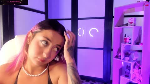 Lady  online show from December 2024 11:25:01 PM