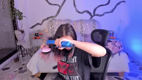 Lady  online show from October 2025 04:59:01 AM