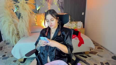 Lady  online show from February 2026 04:19:02 AM