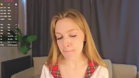 Lilia online show from February 2026 06:42:02 AM