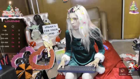 Snapshot of laflakita21 chatting on December 2024 01:49:01 AM Skinnygirl online show from December 2024 01:49:01 AM