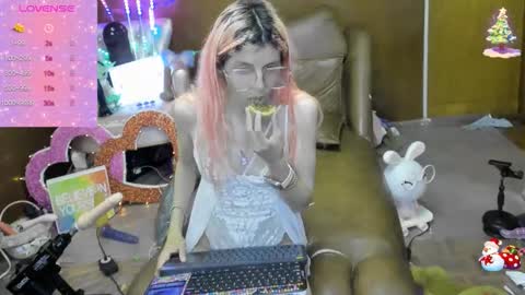 Snapshot of laflakita21 chatting on October 2025 01:20:01 AM Skinnygirl online show from October 2025 01:20:01 AM