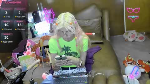 Snapshot of laflakita21 chatting on November 2025 12:55:02 AM Skinnygirl online show from November 2025 12:55:02 AM